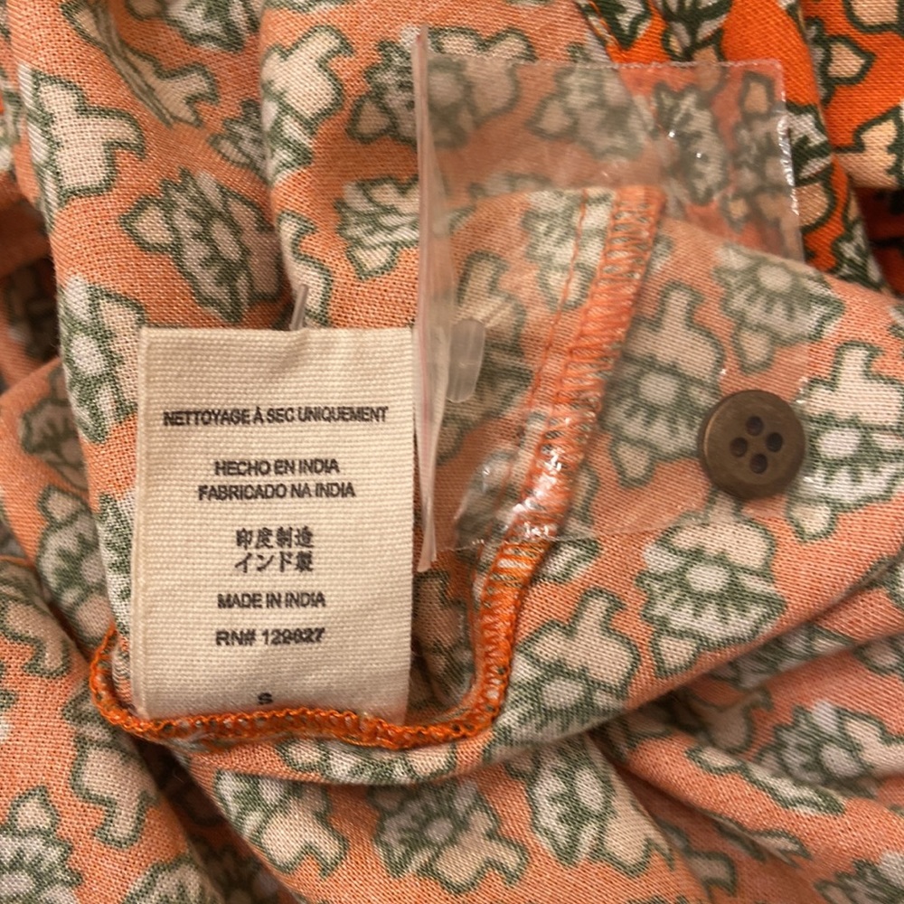 Jen’s Pirate Booty button down blouse. Size S. NWOT. Orange print. - Picture 7 of 8